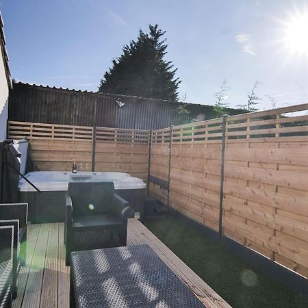 Hoxne Cottages - Rose Cottage With Private Hot Tub Йорк Екстериор снимка